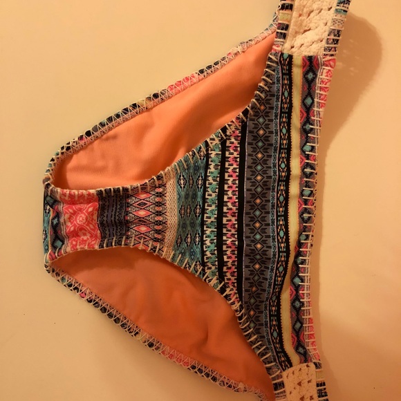 #bikini - Picture 3 of 3